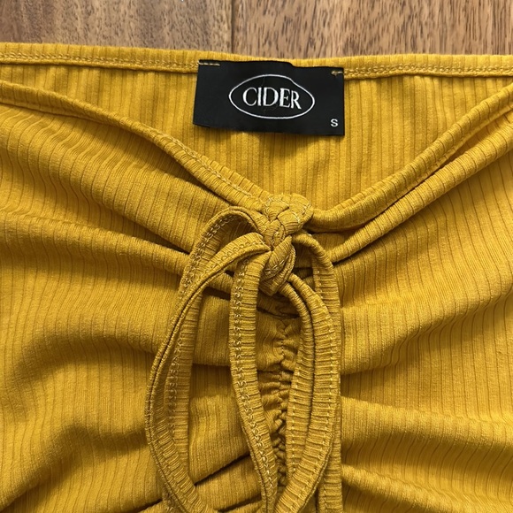 CIDER Ruched Rib Halter Top - Picture 6 of 11